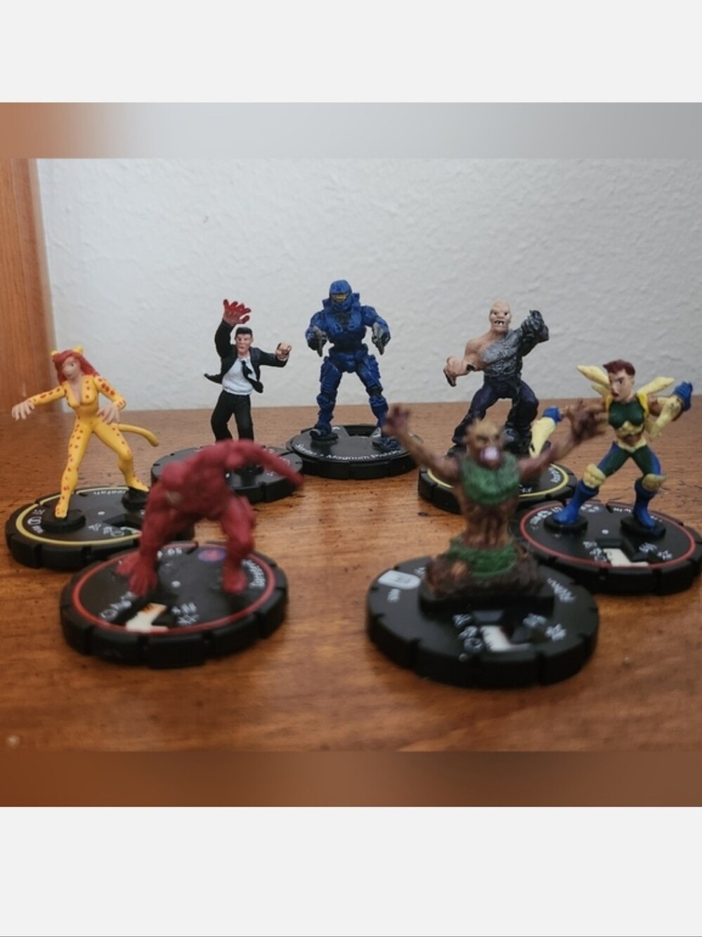 Lot of 21 Marvel Superhero Figurines Heroclix Wizkids 2003-2013